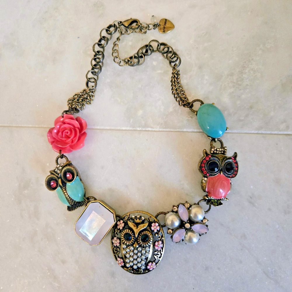 Vintage Betsey Johnson owl necklace with pearls crystals rose Bronze signed - Picture 9 of 13